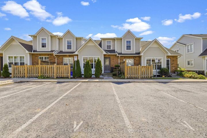 Property Photo:  1085 Harrogate Drive 5  ON L9K 1R2 