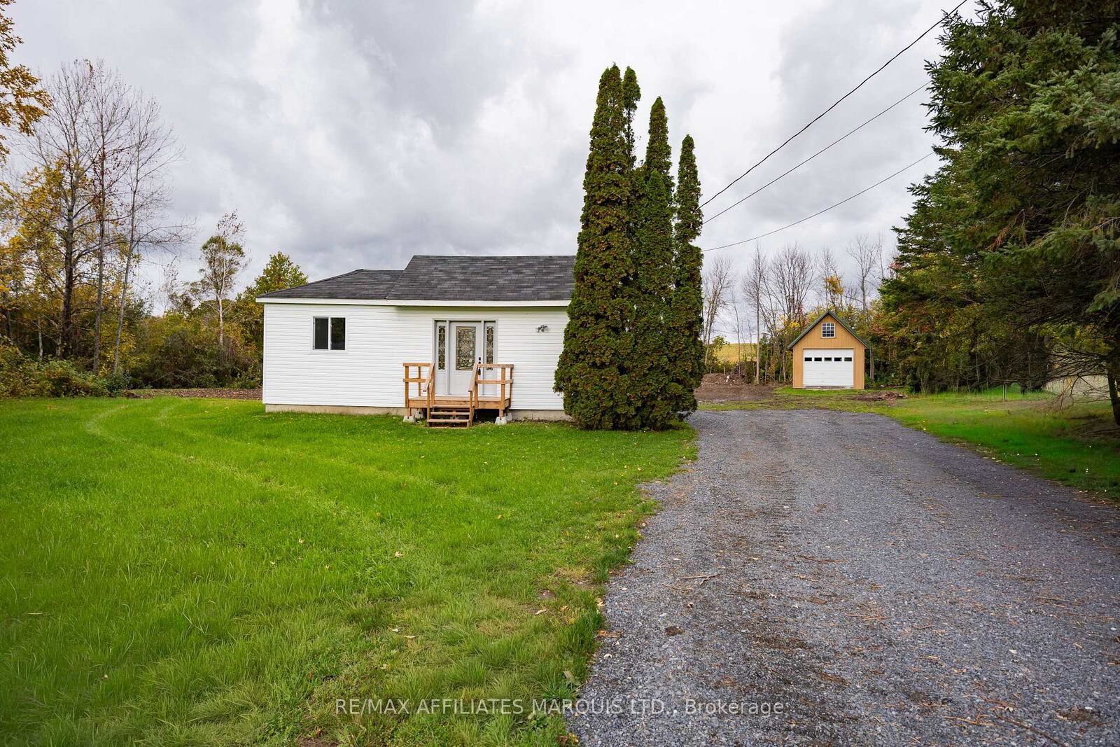 Property Photo:  19411 County Road 2 Road  ON K0C 2E0 