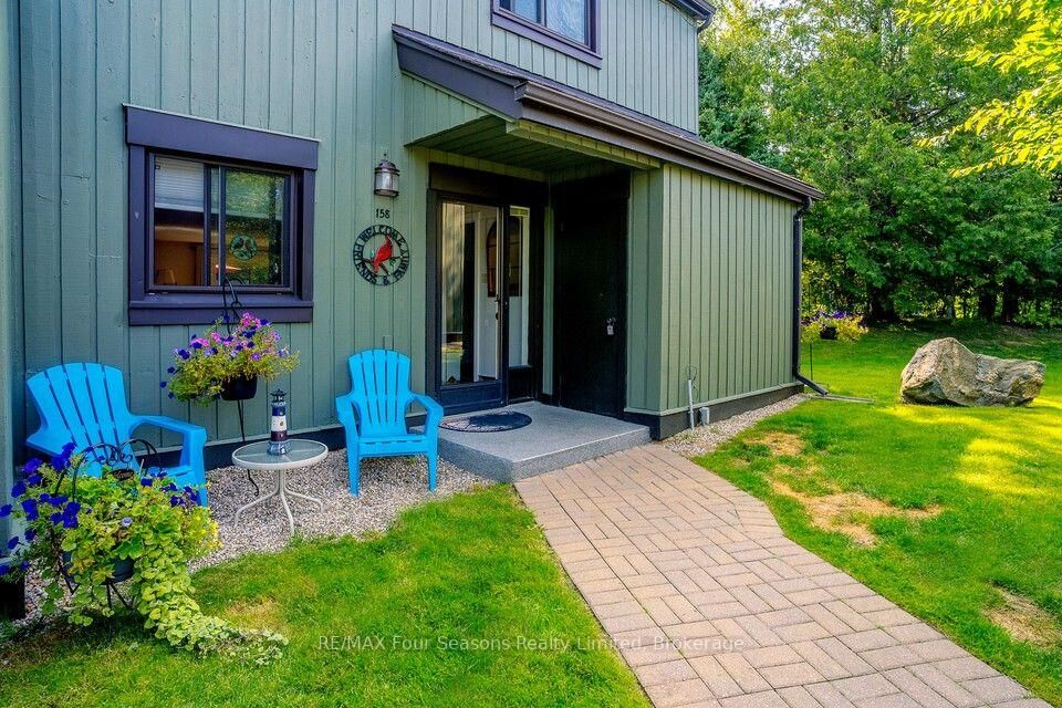 Property Photo:  158 Escarpment Crescent  ON L9Y 5B4 