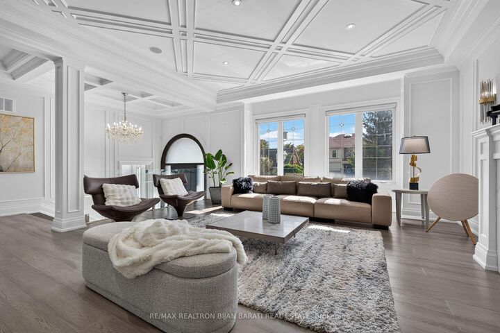 Property Photo:  130 Pemberton Avenue  ON M2M 1Y7 
