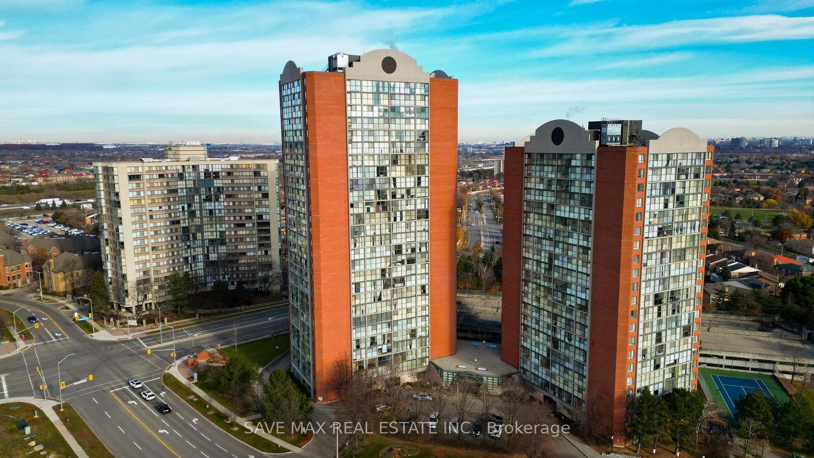Property Photo:  4205 Shipp Drive 2105  ON L4Z 2Y9 