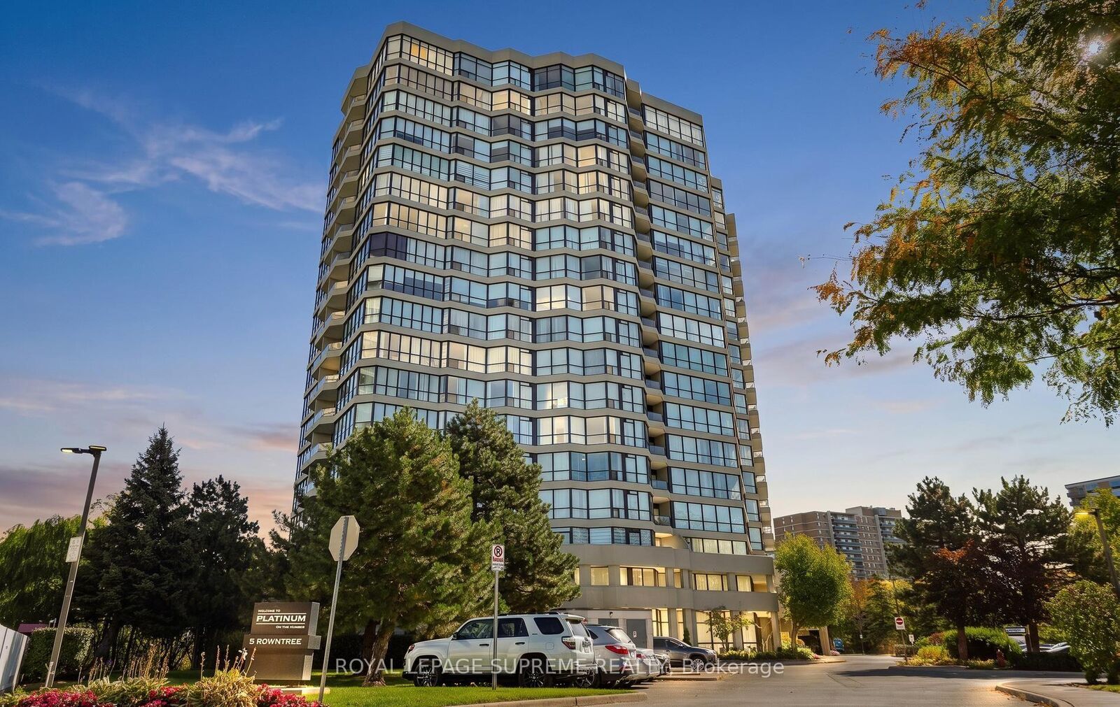 Property Photo: 5 Rowntree Road 1015 ON M9V 5G9