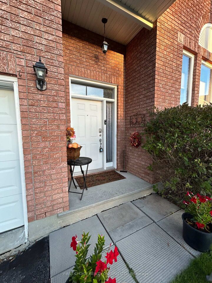 Property Photo:  3412 Descotes Circle  ON K4K 1A9 