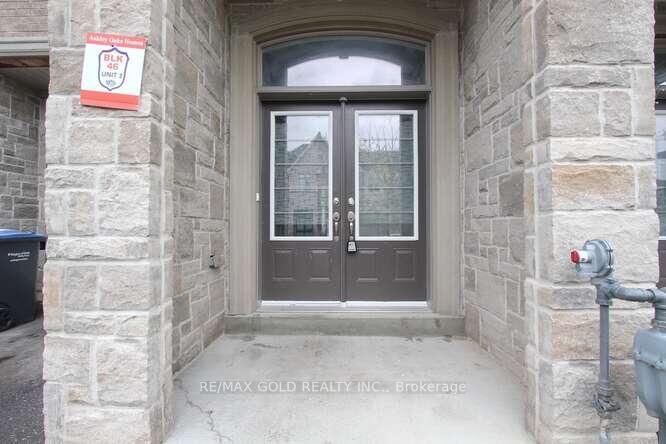 Property Photo:  35 Dalbeattie Drive  ON L6Y 6H7 