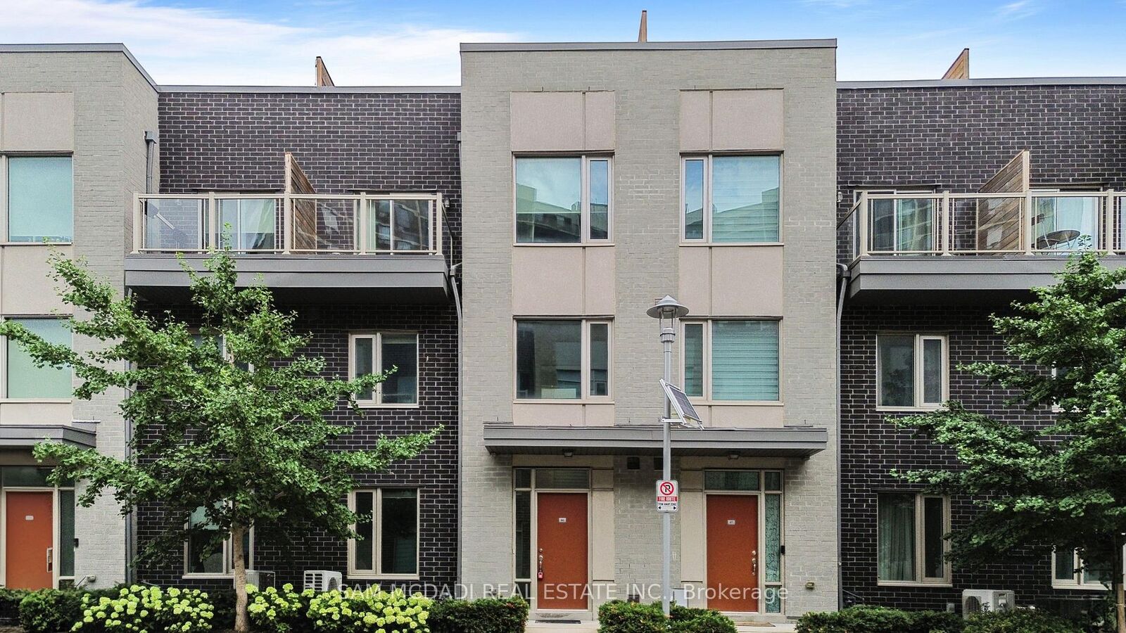 Property Photo:  26 Applewood Lane 46  ON M9C 0C1 