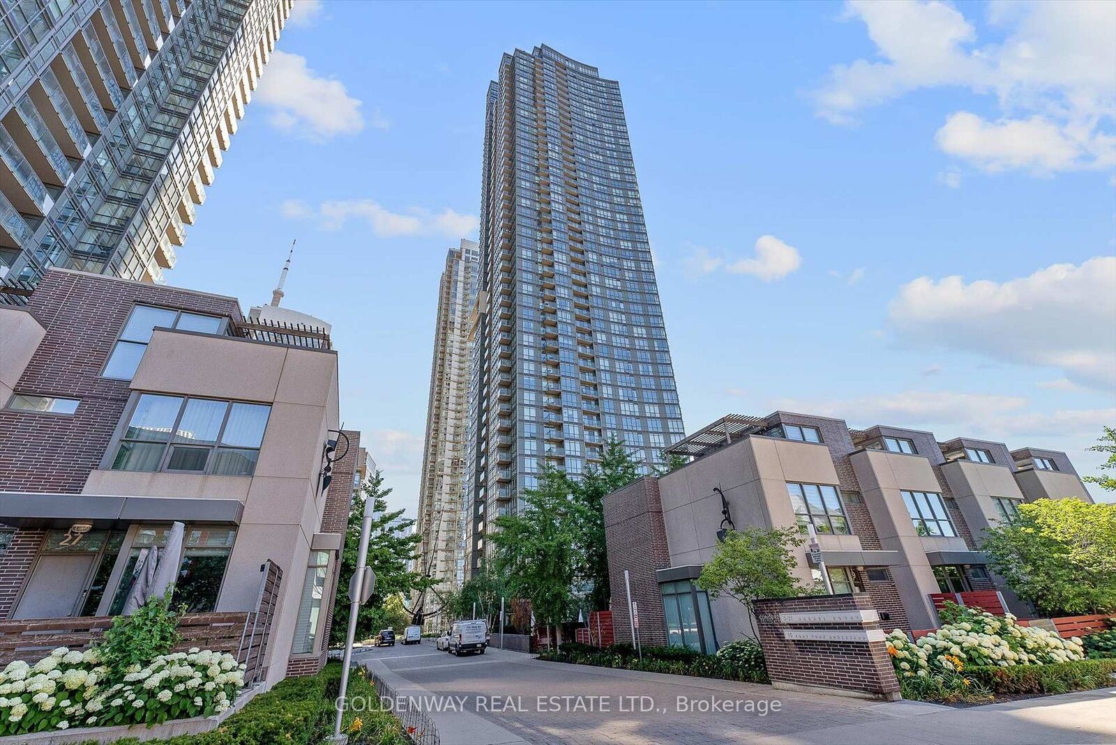 Property Photo:  11 Brunel Court 5015  ON M5V 3Y3 