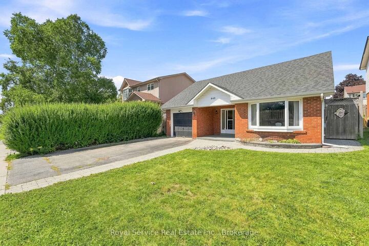Property Photo:  640 Hillcroft Street  ON L1G 7K6 
