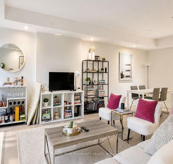 Property Photo:  501 Adelaide Street W 305  ON M5V 1T4 