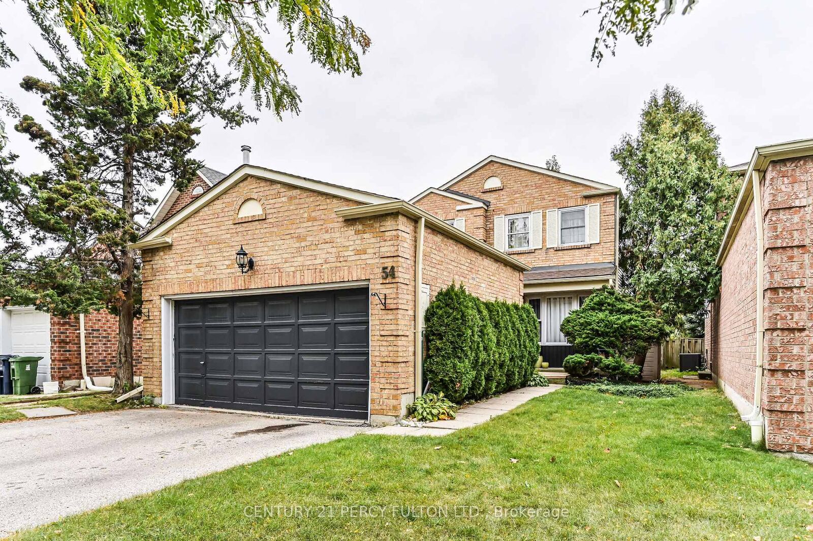 Property Photo: 54 Chapel Park Square ON M1V 2S5