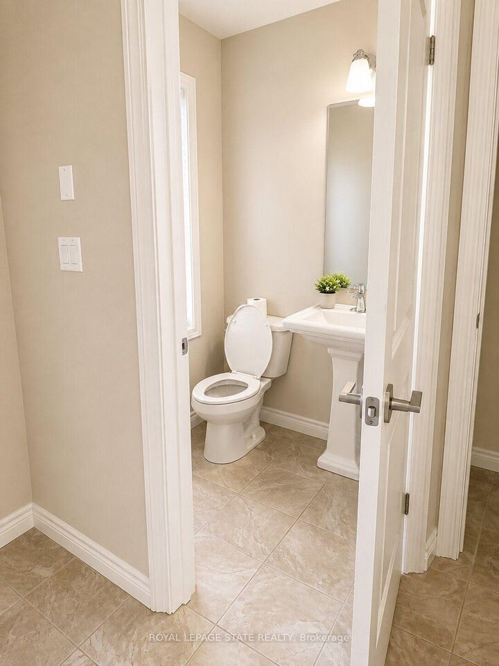 Property Photo:  85 Sexton Crescent  ON L9G 0E2 