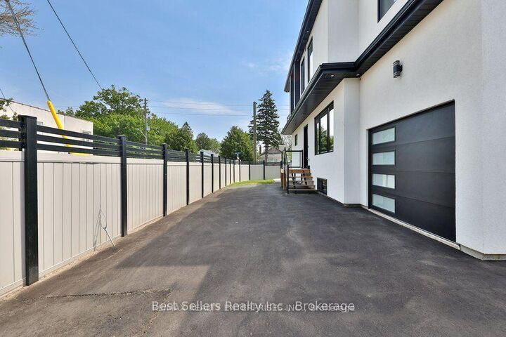 Property Photo:  172 Royal York Road 2  ON M8V 2V4 