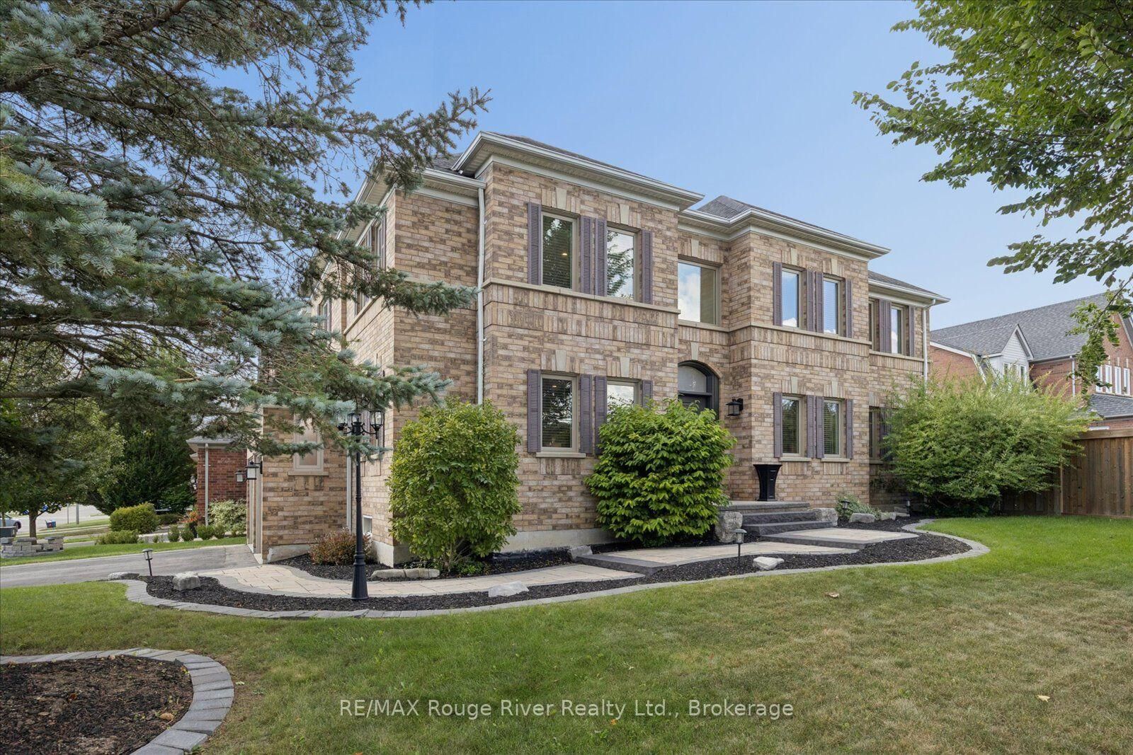 Property Photo:  10 Windbreak Crescent  ON L1P 1P8 