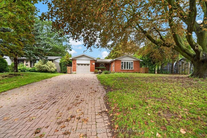 Property Photo:  134 Switzer Drive  ON L1G 3J7 