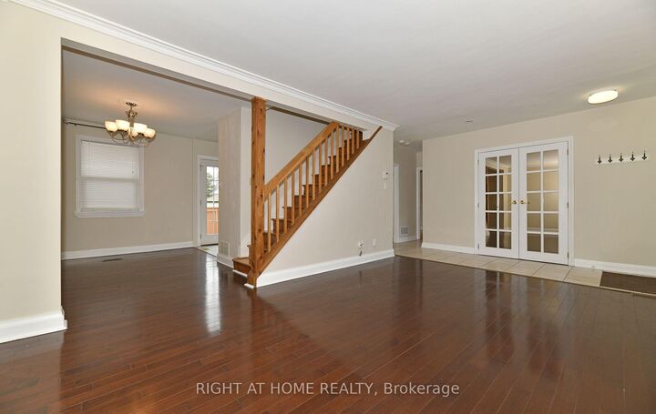 Property Photo:  234 Poyntz Avenue  ON M2N 1J7 