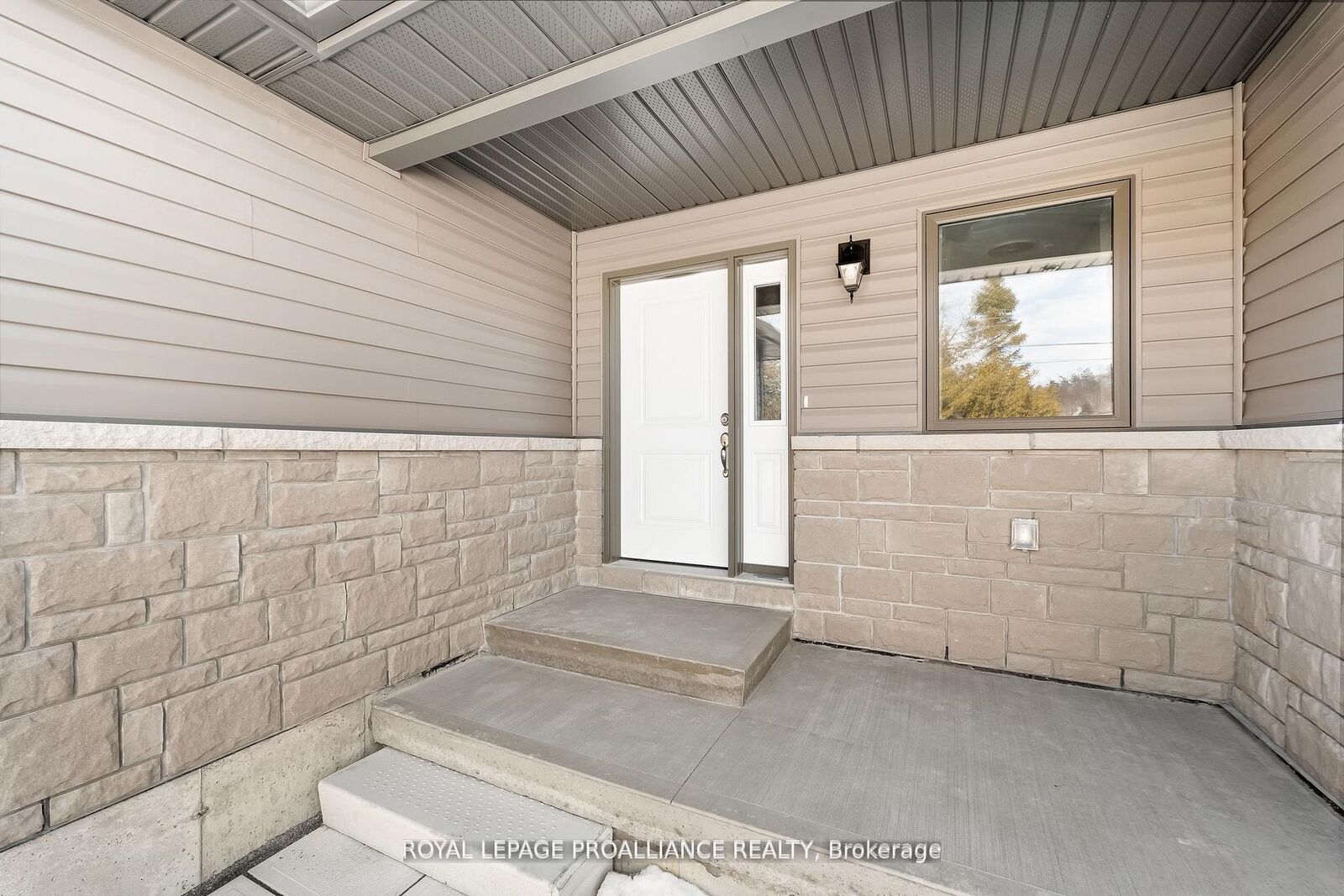 Property Photo:  Blk 14-220 Homewood Avenue  ON K0L 1Y0 