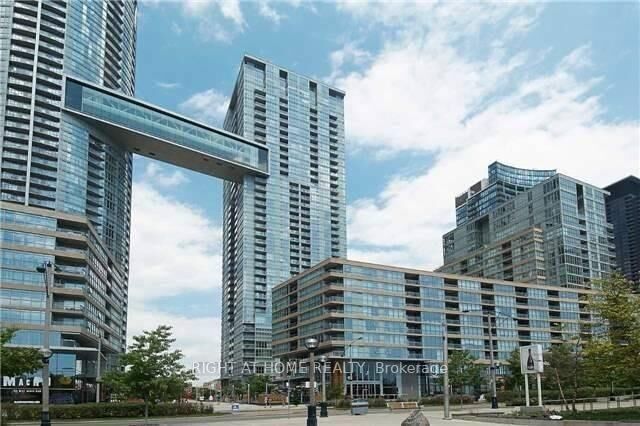 Property Photo:  15 Iceboat Terrace 1505  ON M5V 4A5 