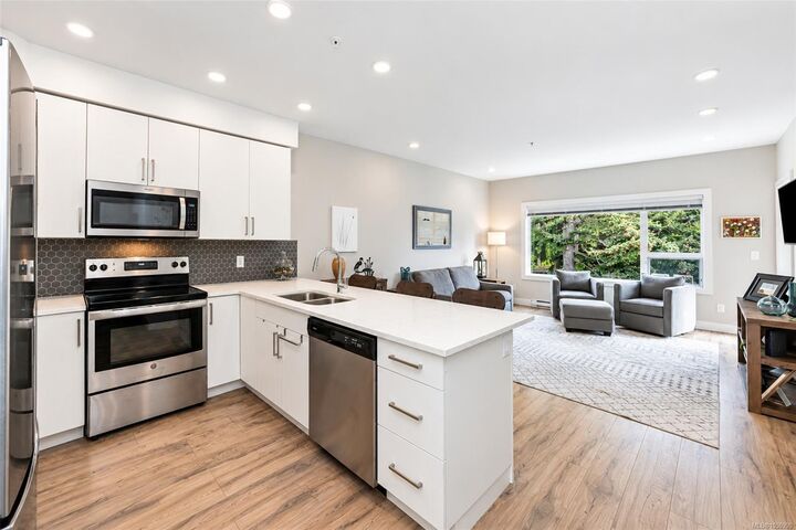 Property Photo:  280 Island Hwy #408  BC V9B 1G5 