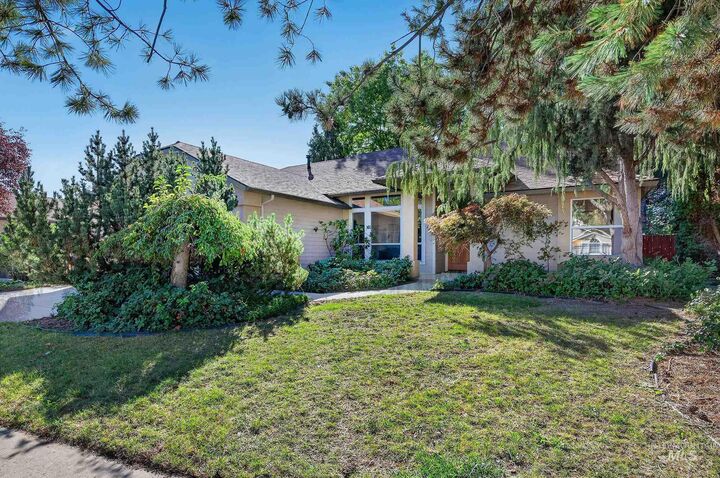 Property Photo: 6277 W Parapet Ct ID 83703