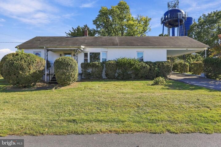 Property Photo: 210 E 7th Avenue WV 25438