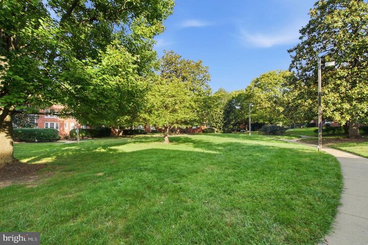 Property Photo:  1728 N Queens Lane 3-181  VA 22201 