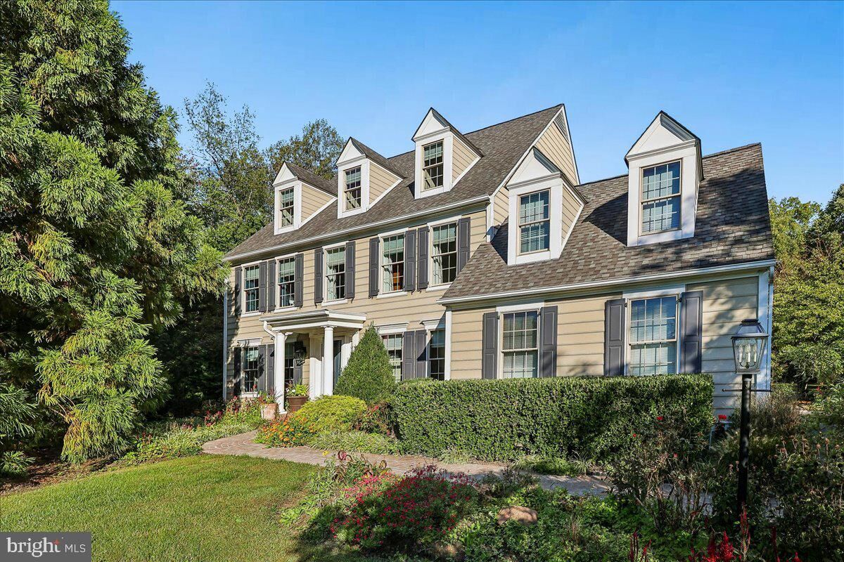 Property Photo:  260 W Pasadena Road  MD 21108 
