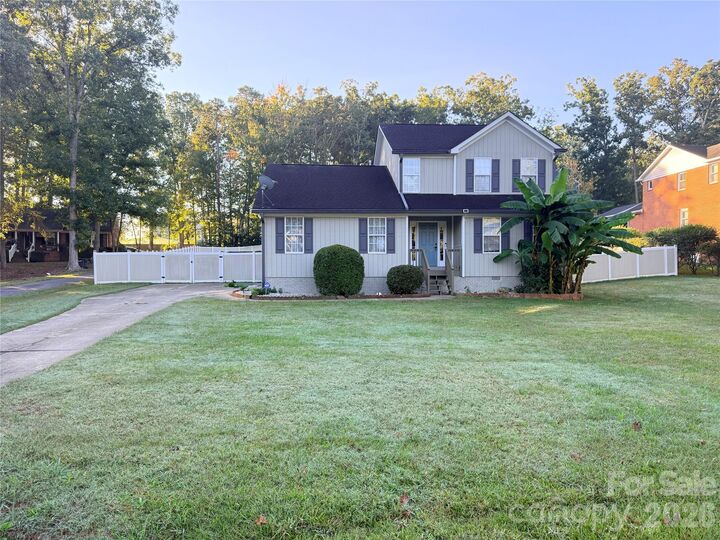 Property Photo: 2219 Knollgate Drive NC 28112