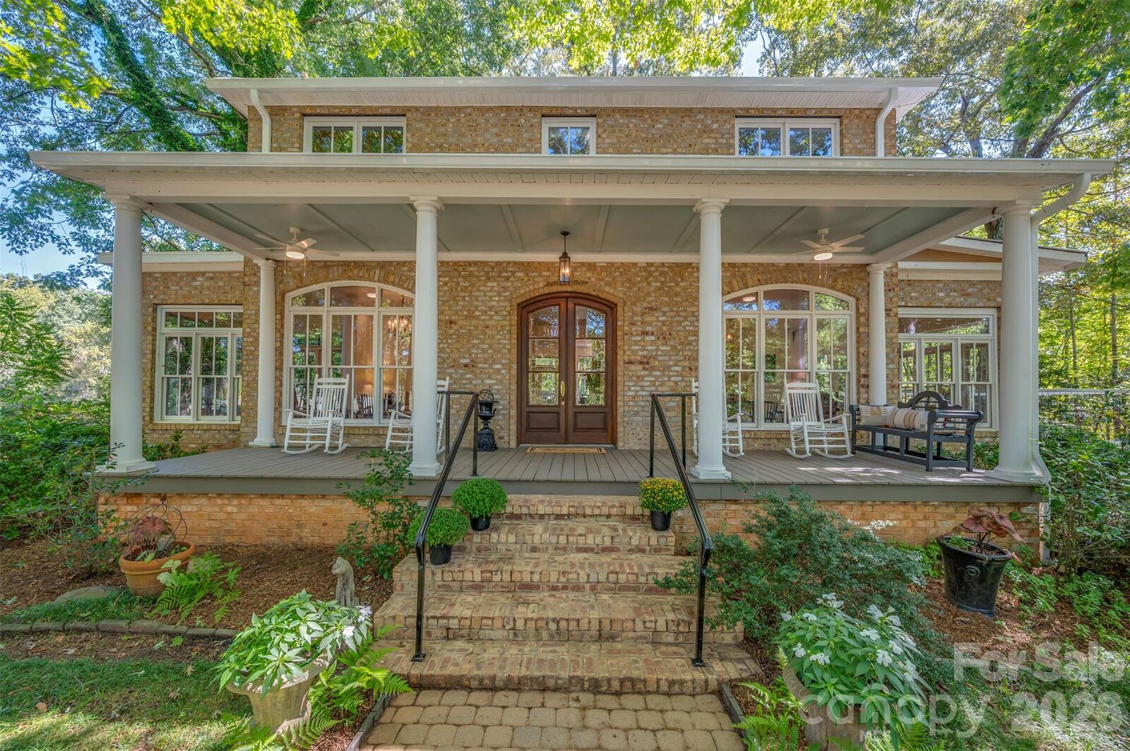 Property Photo: 600 John Weaver Road NC 28722