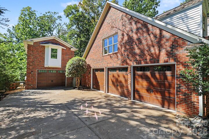 Property Photo:  4320 Town And Country Drive  NC 28226 