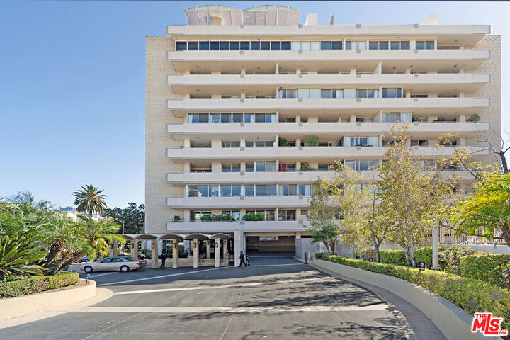 Property Photo:  1333 S Beverly Glen, Unit 302  CA 90024 