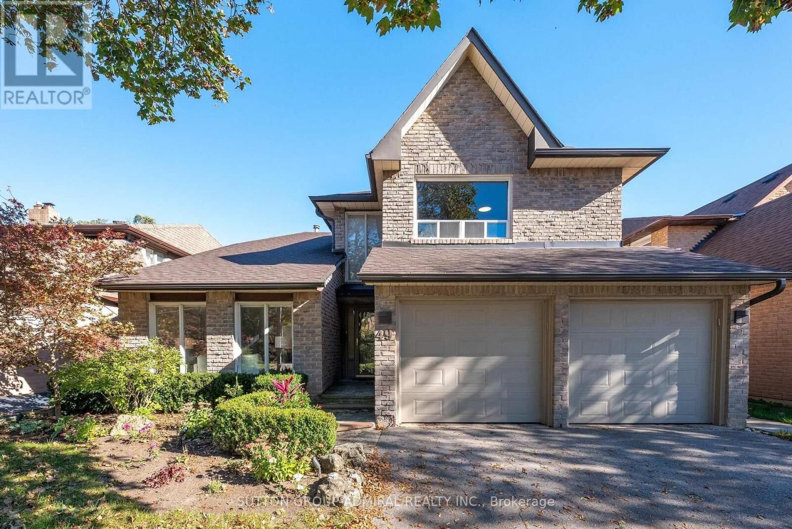 Property Photo: 49 Hetherington Crescent ON L4J 2M9