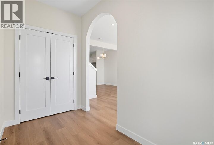 Property Photo:  22 Taskamanwa Terrace  SK S7V 1Z7 