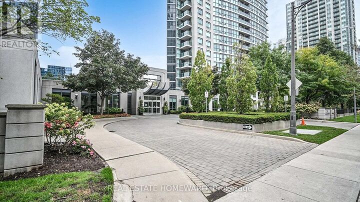 Property Photo:  30 Harrison Garden Boulevard 1207  ON M2N 7A9 
