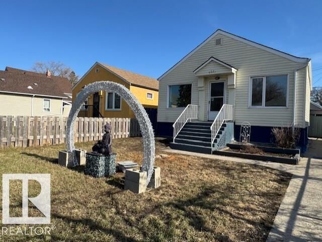 Property Photo:  9221 110 Avenue NW  AB T5H 1H2 