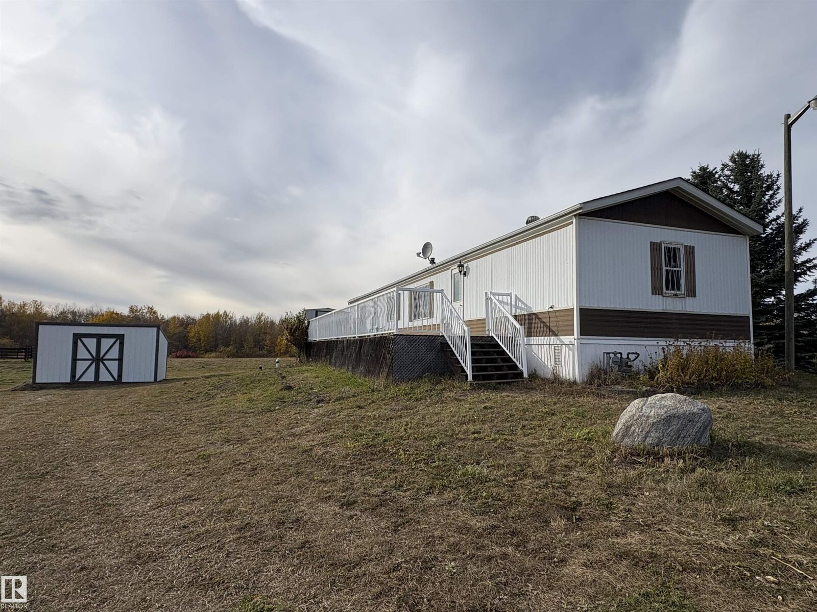 Property Photo:  43 50106 Rge Rd 200  AB T0B 4J2 