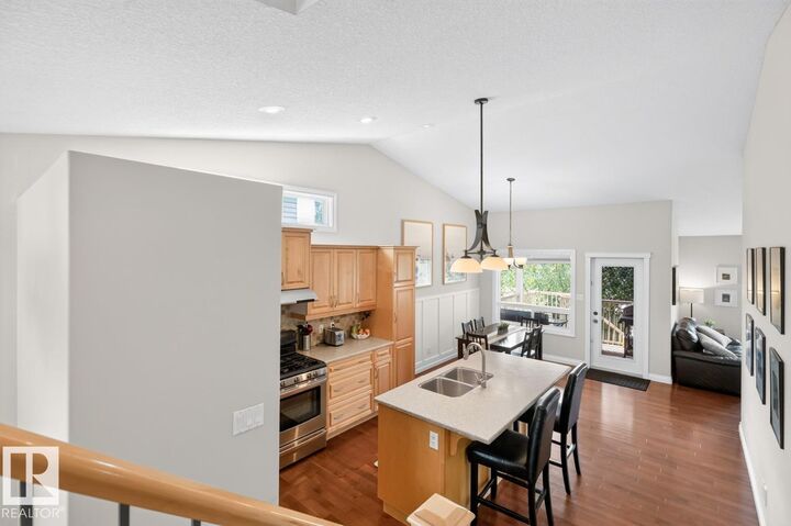 Property Photo:  138 Wellington Place  AB T8L 0G3 