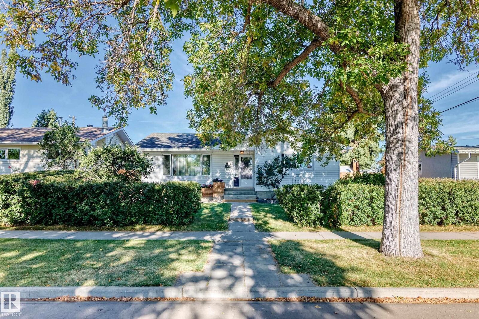 Property Photo:  8814 160 Street NW  AB T5R 2H7 