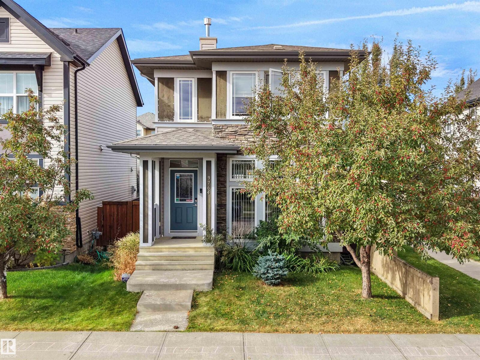 Property Photo:  9764 221 Street NW  AB T5T 4M1 