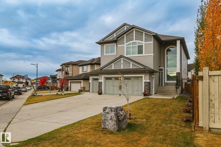 Property Photo:  824 34 Ave NW  AB T6T 0B3 