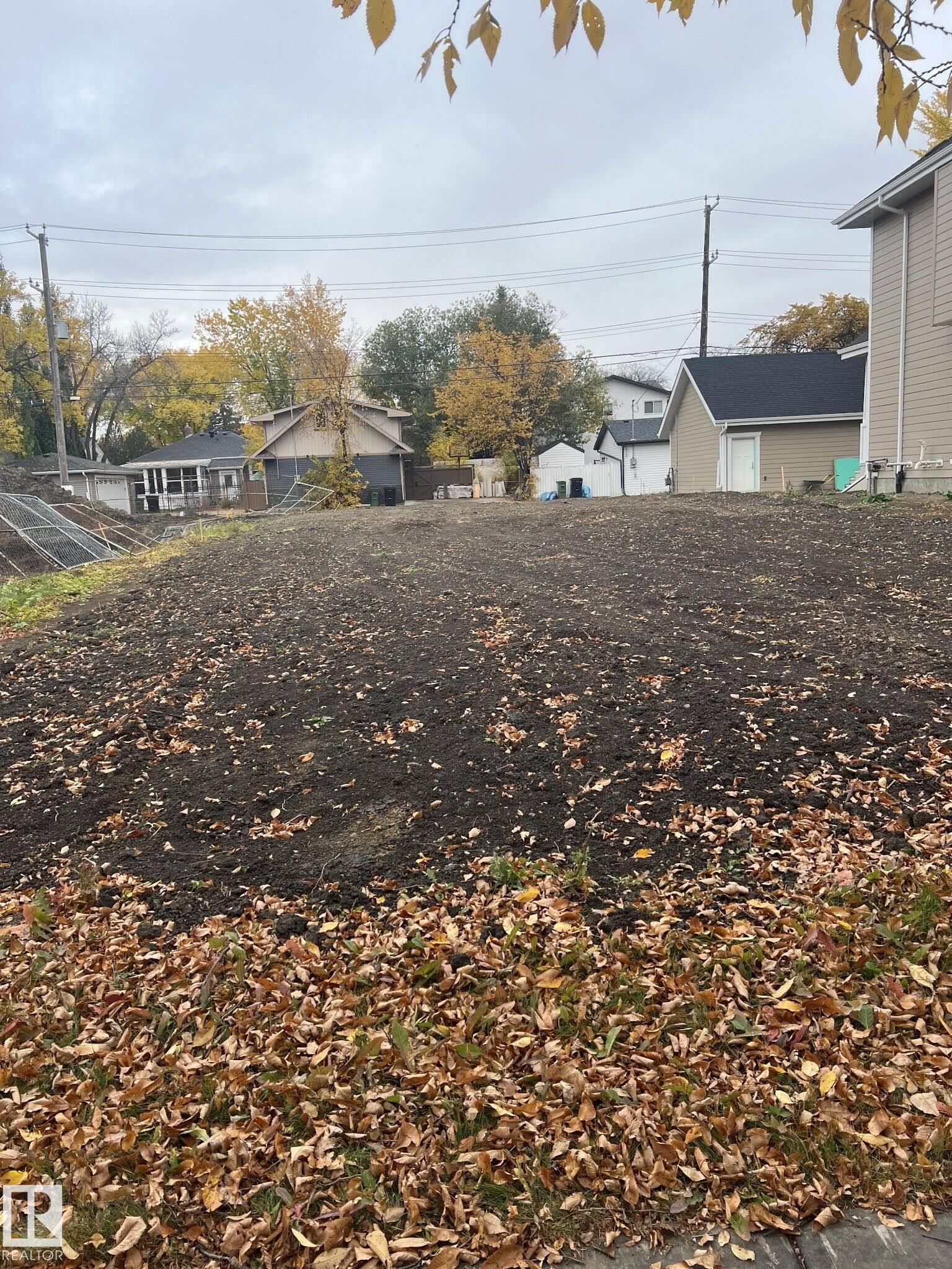 Property Photo:  10340 135 Street NW  AB T5N 2C3 