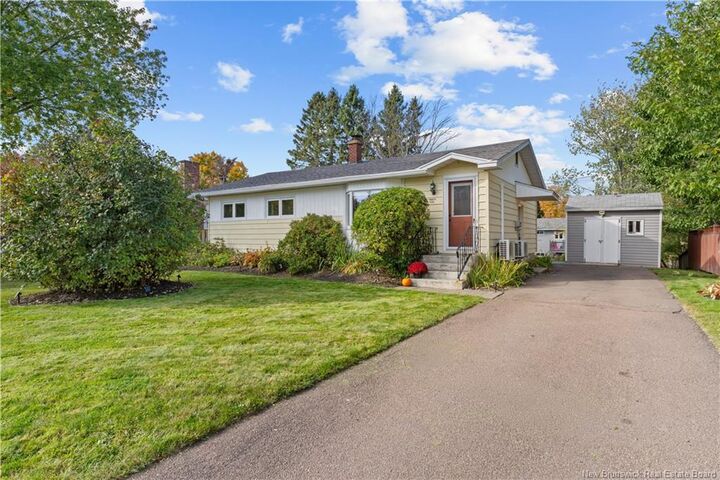 Property Photo:  35 Lindsay Street  NB E1B 2Z9 