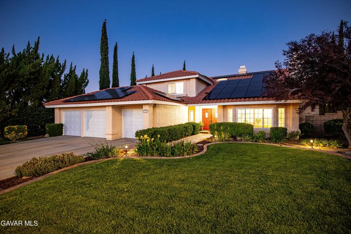 Property Photo: 41254 Sequoia Avenue CA 93551