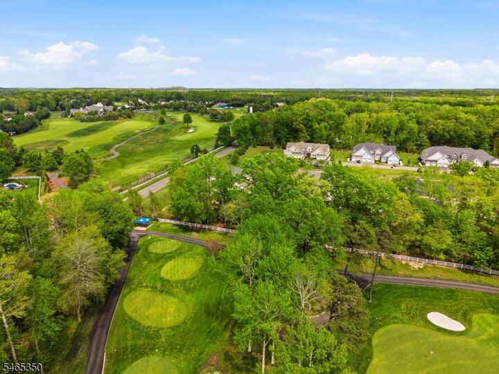Property Photo:  18 Remington Ct 18  NJ 07727 