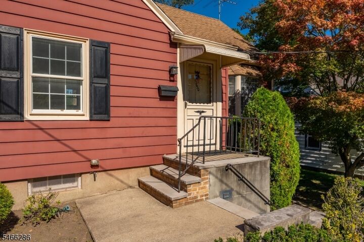 Property Photo:  150 Franklin St  NJ 07044 