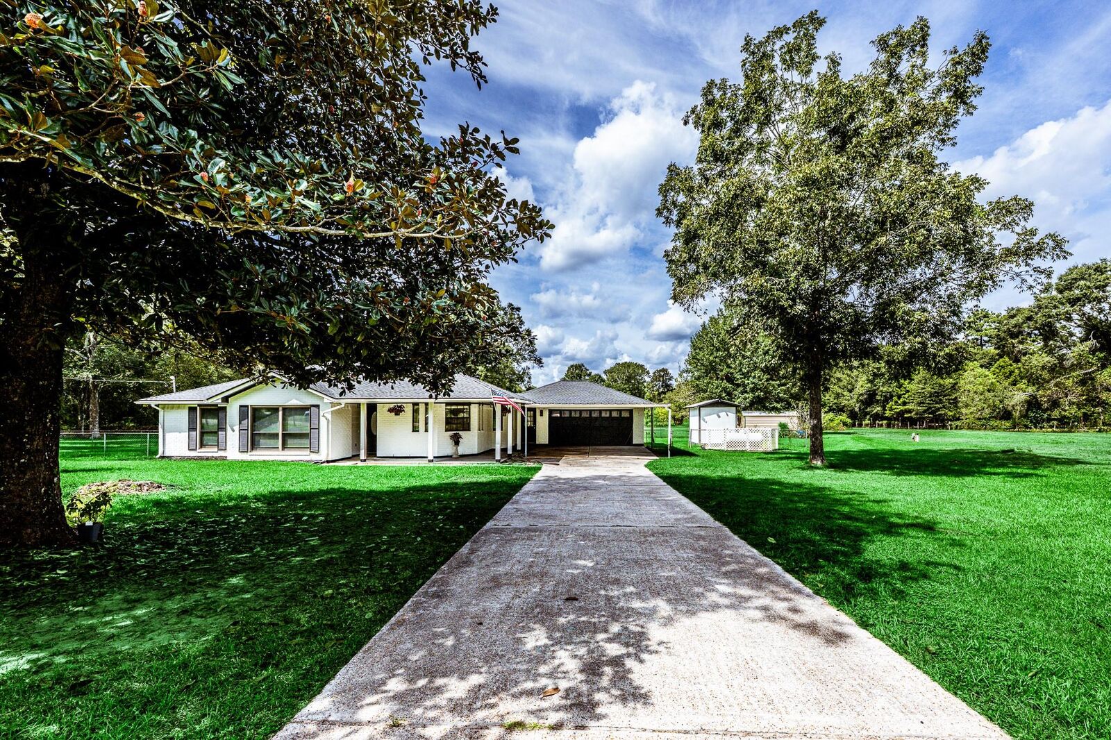 Property Photo: 1325 County Road 347 N TX 77327
