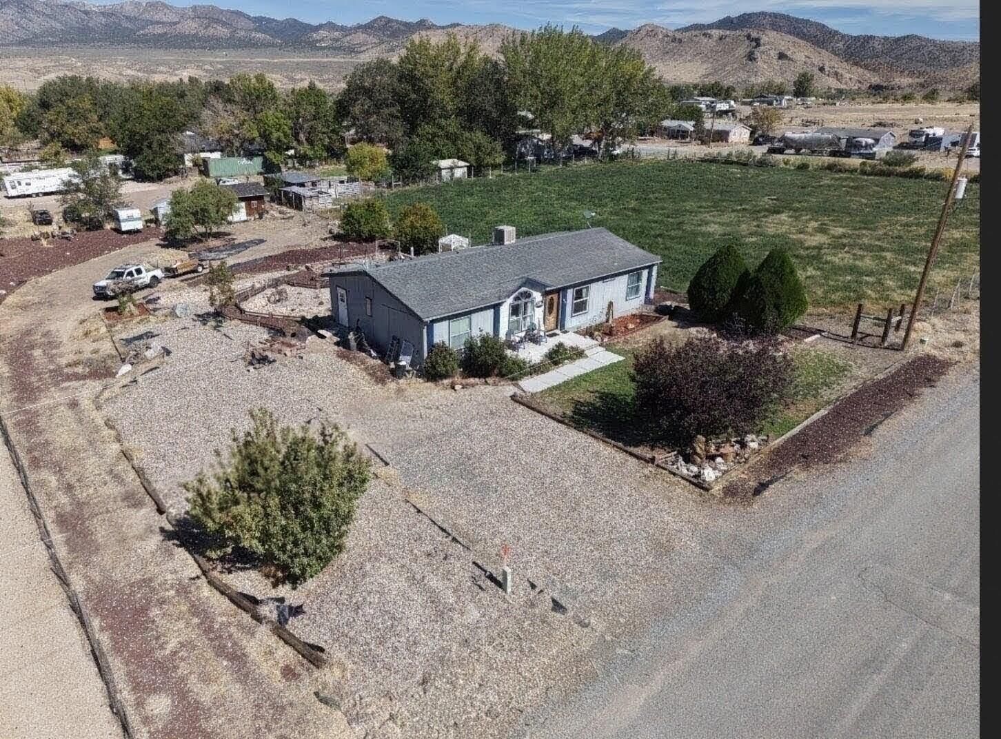 Property Photo: 247 E 300 S St UT 84752