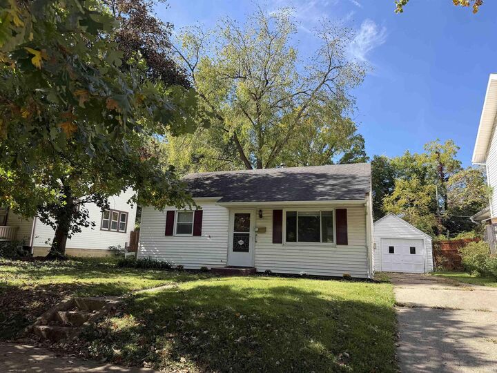Property Photo:  2309 Westbrook Drive  IN 46805 