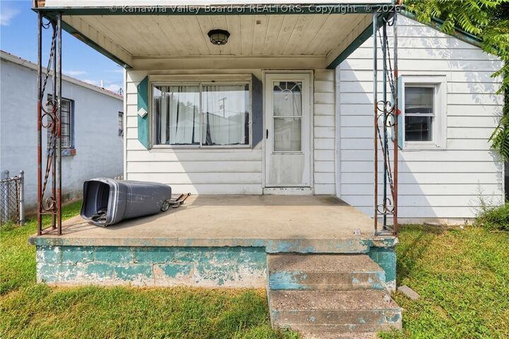 Property Photo:  111 Oak Street  WV 25177 