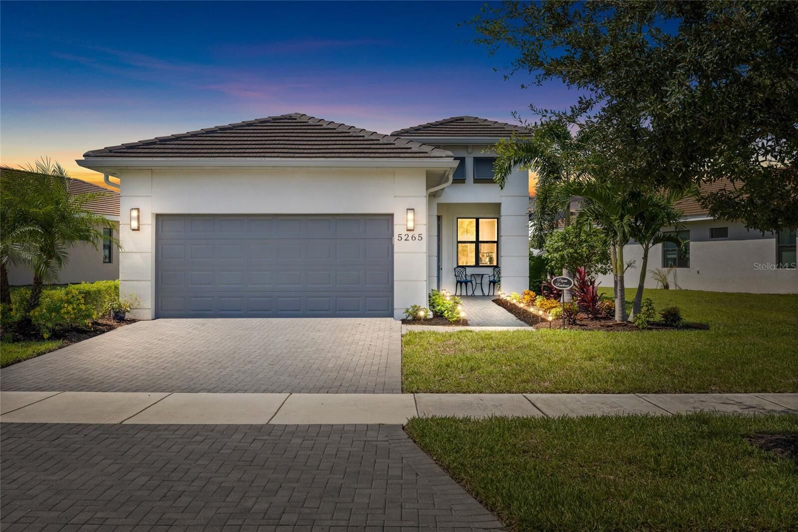 Property Photo:  5265 Barnett Circle  FL 34211 