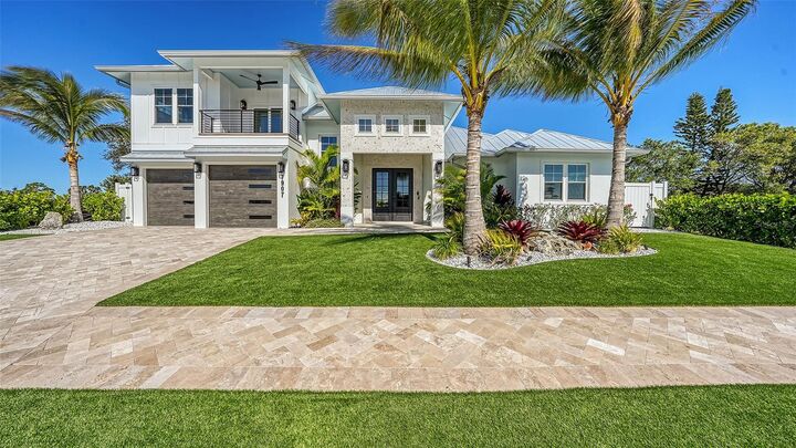 Property Photo: 7805 W 20th Place FL 34209