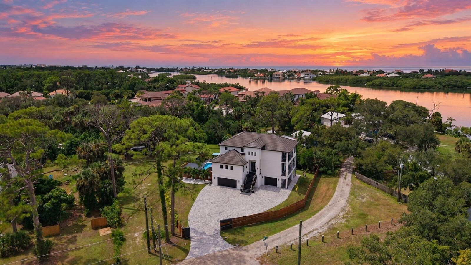 Property Photo: 327 Roberts Road FL 34275